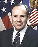 https://upload.wikimedia.org/wikipedia/commons/7/76/William_Perry_official_DoD_photo.jpg